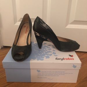 Farylrobin “Elaine” Heel size 7.5
